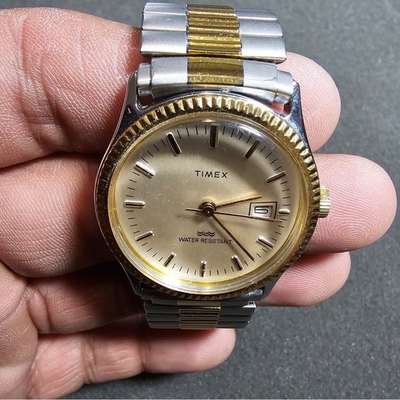 Vintage Timex Mechanical Wind Mens Watch Silver Gold Tone Date Just Working T 33 - Picture 3 of 10